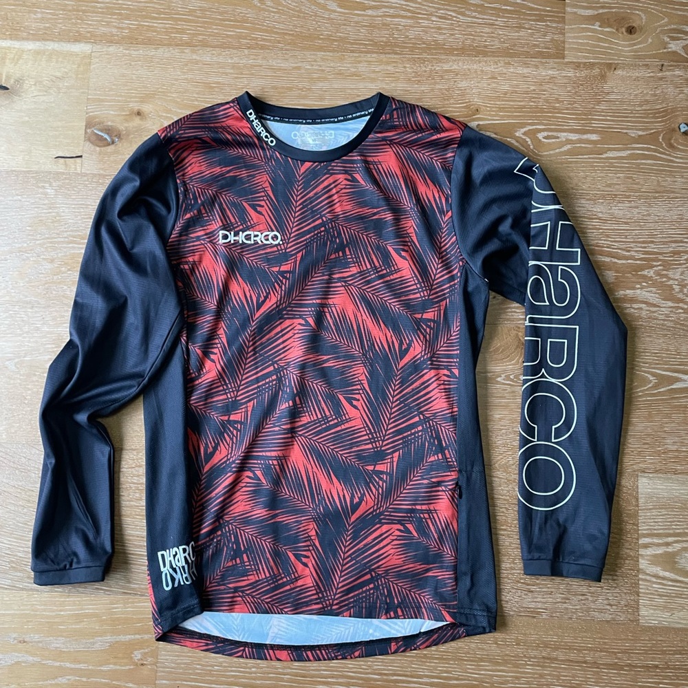 Nice and ventilated Dharco jersey